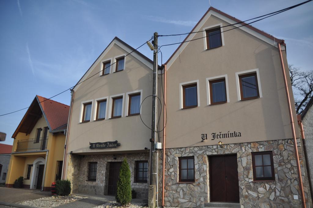 U Jecminka Villa Hlohovec Dış mekan fotoğraf